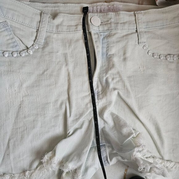 Rock & Republic Jean Cutoff Shorts W/Skull Embellishments Casual Festival - Picture 5 of 11
